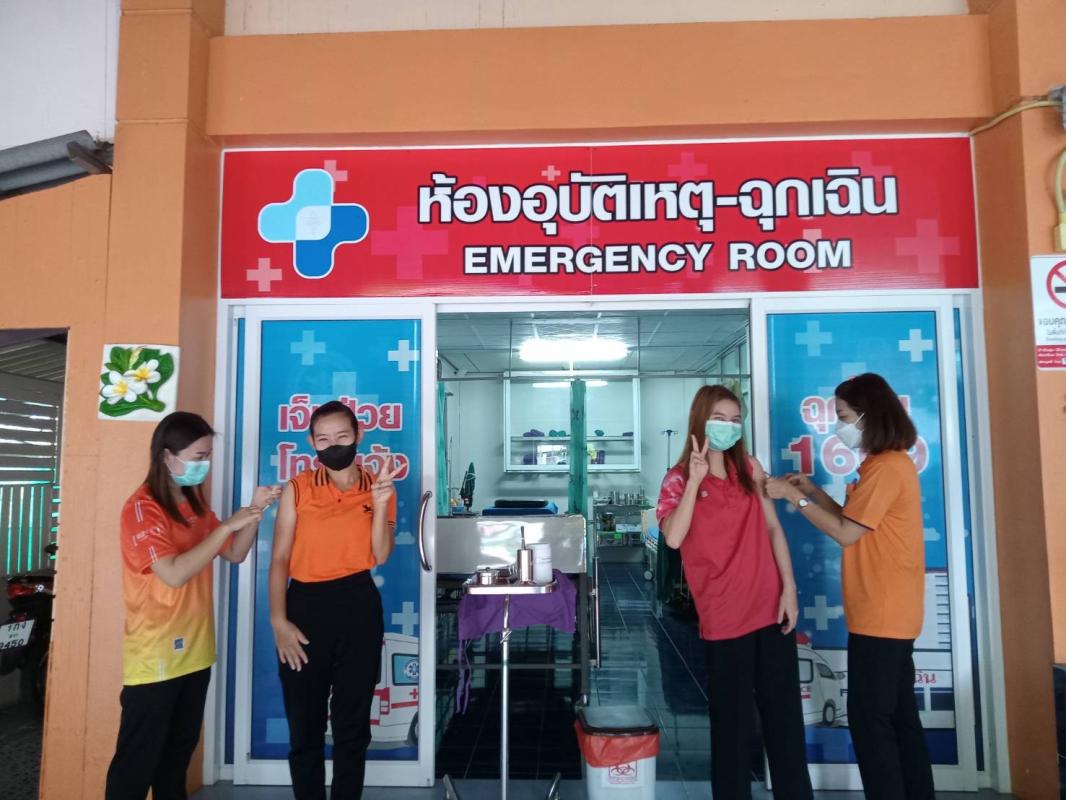 8/6/66 รพ.สต.บ้านสันป่าไร่ ฉีดวัคซีนป้องกันโรคหัด,หัดเยอรมัน(MR) บุคลากรสาธารณสุข (รพ.สต.ในเขต ต.พระธาตุ และ ต.แม่จะเรา อำเภอแม่ระมาด)ที่ยังไม่มีประวัติเคยได้รับวัคซีนมาก่อน จำนวน 10 ราย