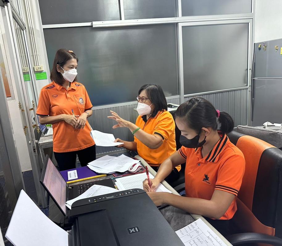 8/6/66 จนท.การเงินและบัญชีของรพ.สต.บ้านสันป่าไร่ ได้รับการติดตามการบันทึกบัญชี การจัดทำรายงานการเงินและการคำนวณค่าเสื่อมราคาสินทรัพย์ของรพ.สต.บ้านสันป่าไร่ จากคณะทำงานกองคลัง อบจ.ตาก