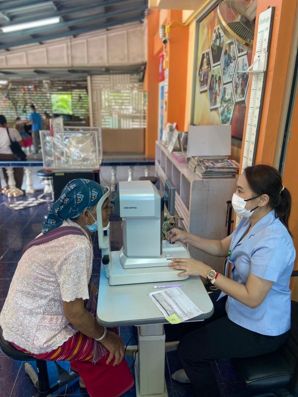 9/6/66 รพ.สต.บ้านสันป่าไร่ร่วมกับรพ.แม่ระมาด ให้บริการตรวจตา ตรวจVA , PH  , วัดความดันลูกตาและรับแว่นตา ในผู้สูงอายุ จำนวน 23 คน