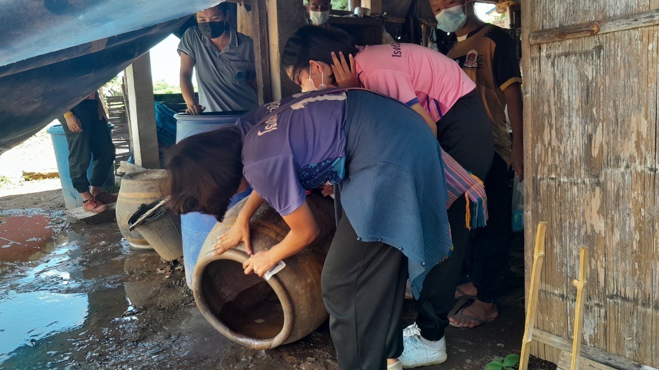 17/6/66 รพ.สต.บ้านสันป่าไร่ร่วมกับเครือข่ายควบคุม ป้องกันโรคติดต่อ จัดอบรมให้ความรู้แก่ประชาชนหมู่ที่3 บ้านป่าไร่เหนือ ในโครงการรณรงค์ป้องกัน ควบคุมโรคไข้เลือดออก โดยมีวิทยากรจากรพ.แม่ระมาด มาให้ความรู้และแลกเปลี่ยนประสบการณ์ในการป้องกันและควบคุมโรคไข้เลื