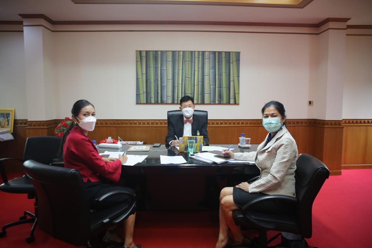 นายกองค์การบริหารส่วนจังหวัดตาก และผู้อำนวยการอุทยานธรณีไม้กลายเป็นหินจังหวัดตาก พร้อมด้วยเจ้าหน้าที่ องค์การบริหารส่วนจังหวัดตาก เข้าร่วมการประชุมรับฟังความคิดเห็นเกี่ยวกับระบบกลไกการบริหารจัดการเครือข่ายการท่องเที่ยว