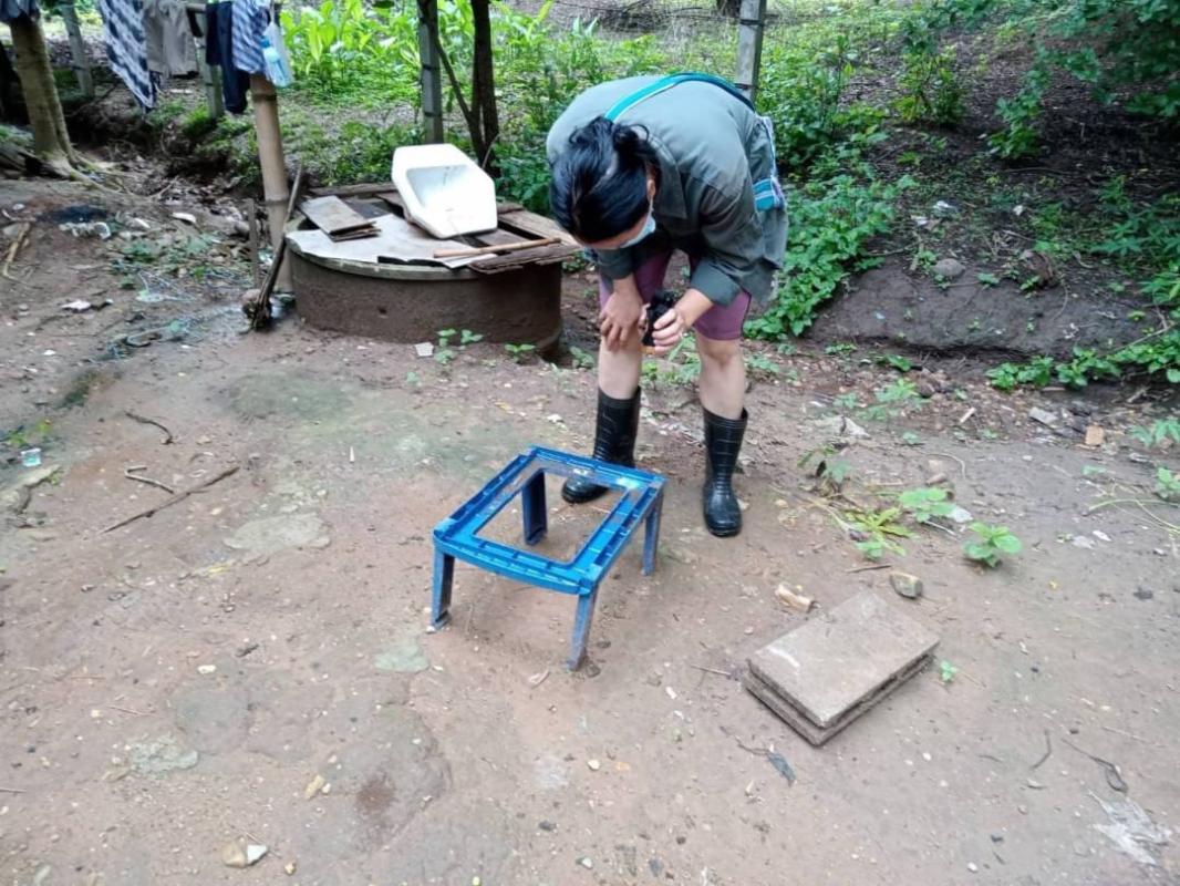 23/6/66 จนท.รพ.สต.บ้านสันป่าไร่ร่วมกับอสม.ม.3บ้านป่าไร่เหนือ ควบคุมโรครอบ2 เคสนางจ้าวา ภูมิพระธาตุ