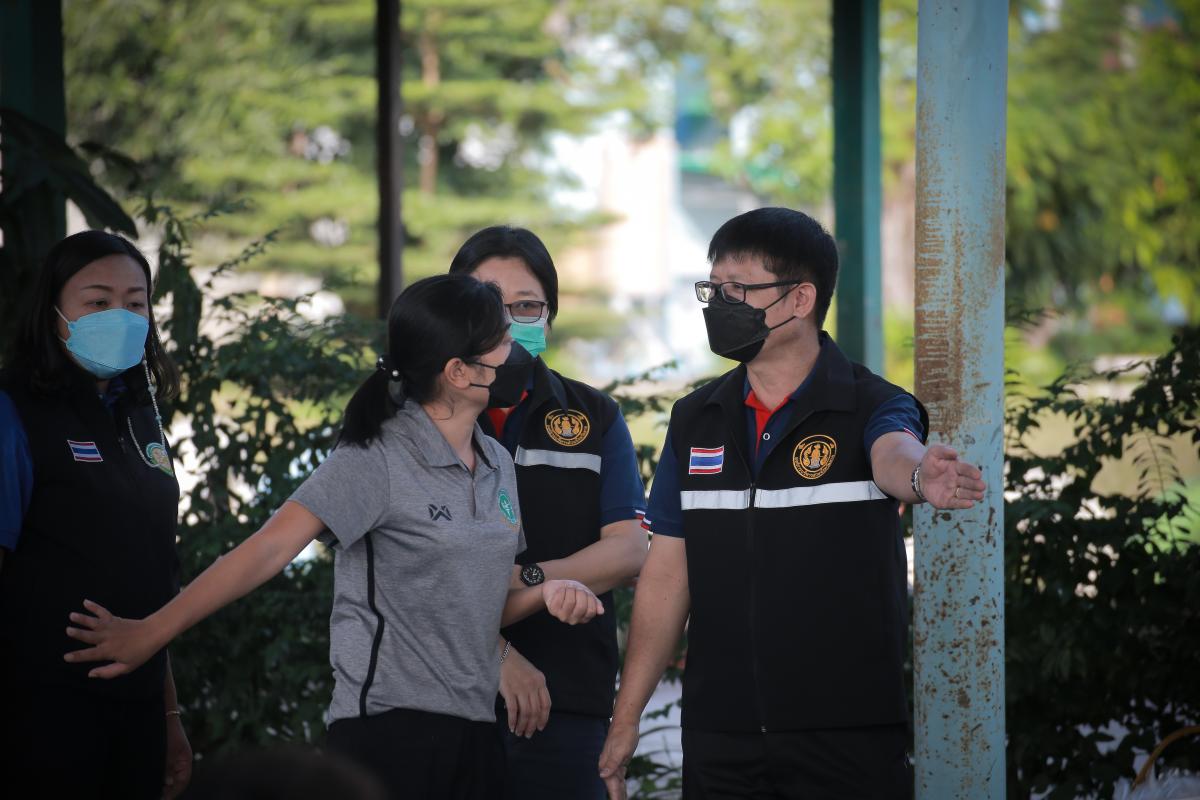 นายก อบจ.ตาก นำวัคซีน Moderna (รอบแรก) ลงพื้นที่ฉีดให้กับประชาชนกลุ่มเปราะบาง  เริ่มต้นที่อำเภอวังเจ้า จังหวัดตาก