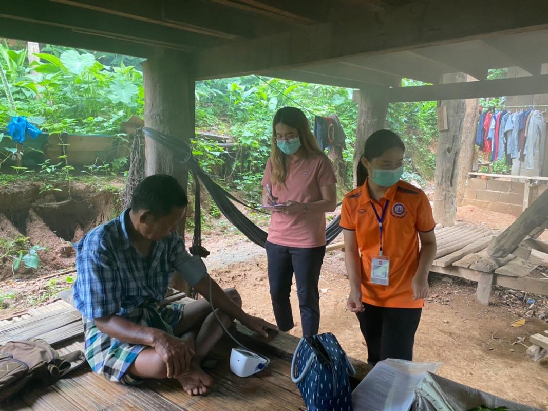 วันที่22/06/2566 จนท. รพ.สต.บ้านสันป่าไร่ เยี่ยมบ้านผู้ป่วยPalliative Care จำนวน 4 ราย ผู้ป่วยNCD จำนวน 6  ราย ผู้ป่วยผ่าตัดหลังออกจากรพ. จำนวน 2 ราย ผู้ป่วยกระดูกแตก จำนวน 1 ราย ครอบครัวเด็กมีปัญหาด้านสุขภาพจิตจำนวน 2 ครอบครัว ผู้พิการ จำนวน 3 ราย