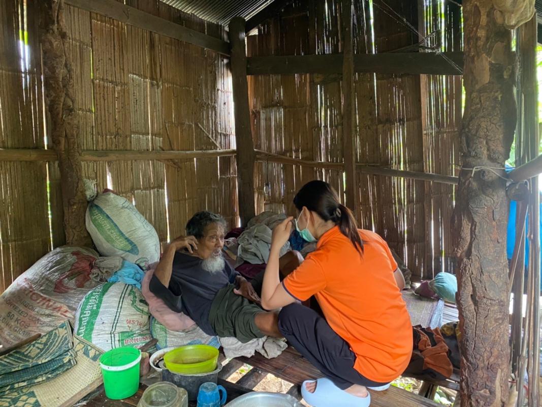 วันที่22/06/2566 จนท. รพ.สต.บ้านสันป่าไร่ เยี่ยมบ้านผู้ป่วยPalliative Care จำนวน 4 ราย ผู้ป่วยNCD จำนวน 6  ราย ผู้ป่วยผ่าตัดหลังออกจากรพ. จำนวน 2 ราย ผู้ป่วยกระดูกแตก จำนวน 1 ราย ครอบครัวเด็กมีปัญหาด้านสุขภาพจิตจำนวน 2 ครอบครัว ผู้พิการ จำนวน 3 ราย