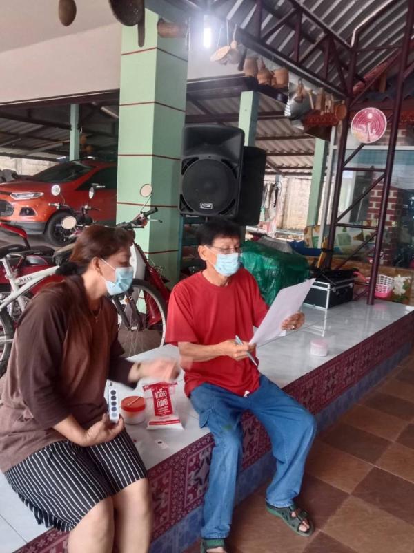 จนท.รพ.สต.บ้านสันป่าไร่ร่วมกับอสม.ม.2,3และ5 ออกตรวจเกลือเสริมไอโอดีนในครัวเรือน,โรงเรียน,ศูนย์เด็กเล็ก,วัด,ร้านขายของชำและร้านแผงลอย พร้อมทั้งให้ความรู้เรื่องโรคขาดสารไอโอดีนและทดสอบความรู้เรื่องโรคขาดสารไอโอดีนทุกครัวเรือนในกิจกรรมชุมชนไอโอดีน