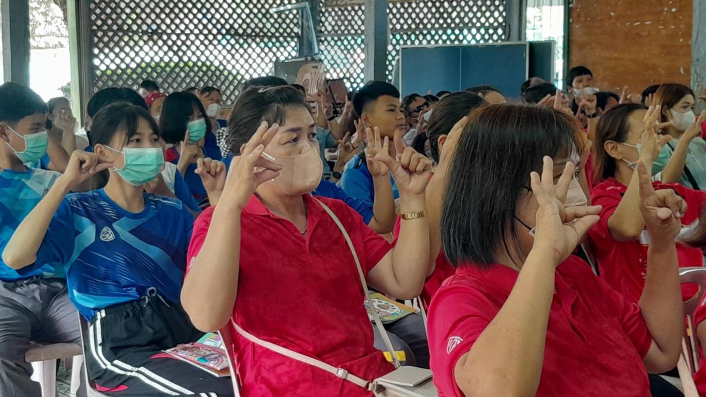 29/6/66 จนท.รพ.สต.บ้านสันป่าไร่ร่วมกับเครือข่ายคนต่อชีวิต จัดอบรมให้ความรู้แก่ผู้นำชุมชนและเครือข่ายในโครงการป้องกันและแก้ไขปัญหาการฆ่าตัวตายในกลุ่มผู้สูงอายุชาวเขาเผ่ากระเหรี่ยงพร้อมทั้งเยี่ยมบ้านกลุ่มเสี่ยงที่มีพฤติกรรมจะฆ่าตัวตาย