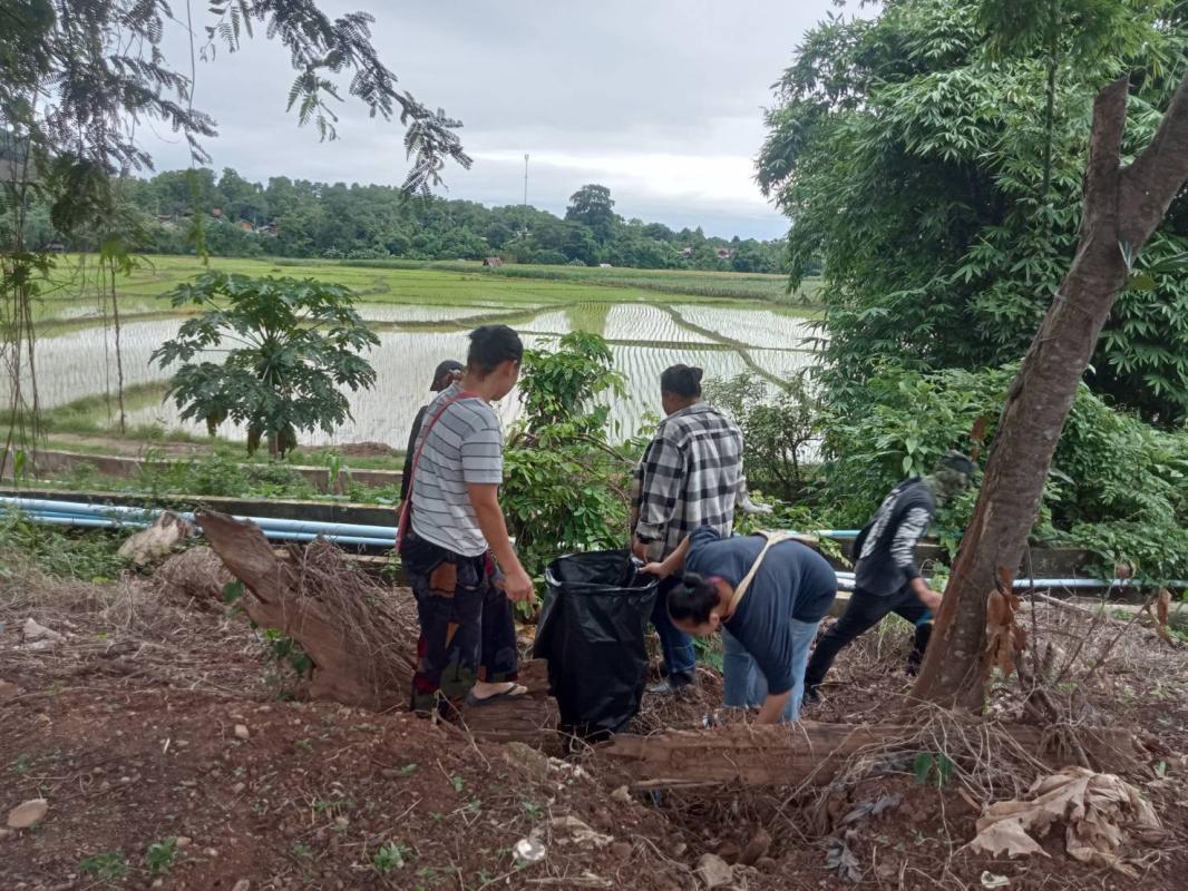 18/7/66 จนท.รพ.สต.บ้านสันป่าไร่ร่วมกับผู้นำชุมชน อบต.พระธาตุ อสม.และประชาชน ม.3บ้านป่าไร่เหนือ รณรงค์สำรวจและทำลายแหล่งเพาะพันธ์ลูกน้ำยุงลายและพ่นสารเคมีกำจัดยุงตัวแก่ทั้งหมู่บ้านเนื่องในวันสวรรคตของสมเด็จย่า