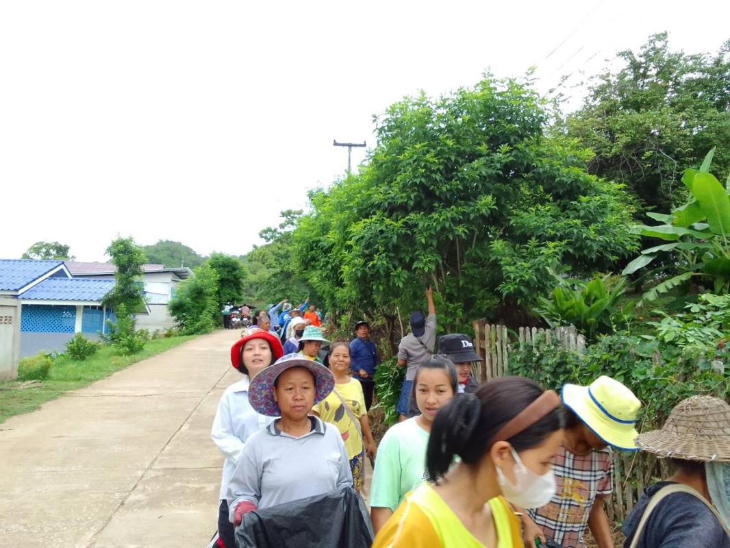 18/7/66 จนท.รพ.สต.บ้านสันป่าไร่ร่วมกับผู้นำชุมชน อบต.พระธาตุ อสม.และประชาชน ม.3บ้านป่าไร่เหนือ รณรงค์สำรวจและทำลายแหล่งเพาะพันธ์ลูกน้ำยุงลายและพ่นสารเคมีกำจัดยุงตัวแก่ทั้งหมู่บ้านเนื่องในวันสวรรคตของสมเด็จย่า