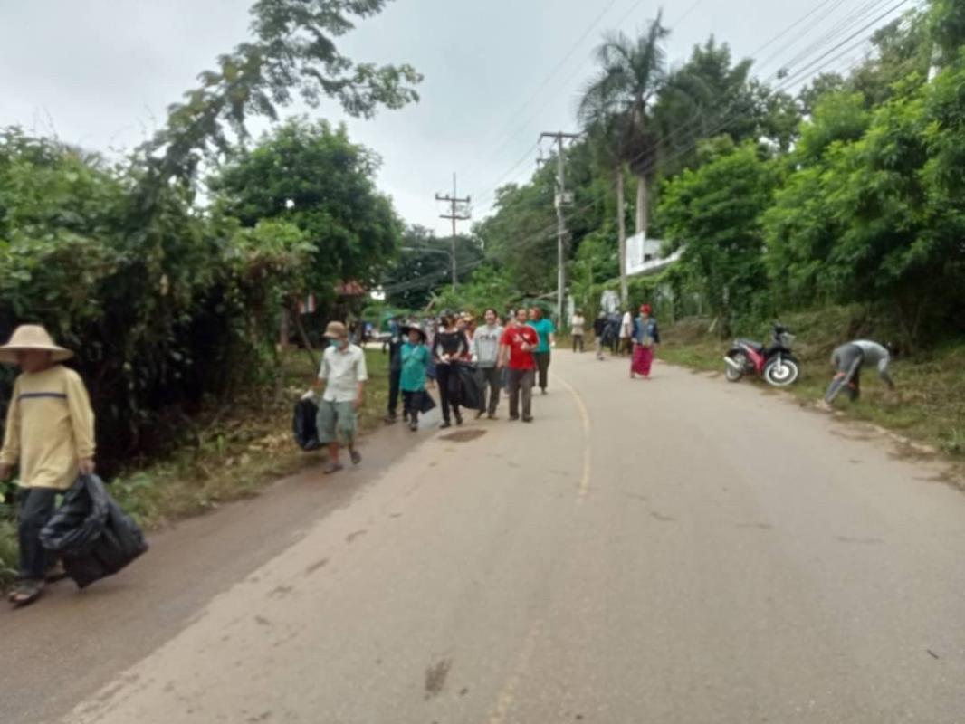 18/7/66 จนท.รพ.สต.บ้านสันป่าไร่ร่วมกับผู้นำชุมชน อบต.พระธาตุ อสม.และประชาชน ม.3บ้านป่าไร่เหนือ รณรงค์สำรวจและทำลายแหล่งเพาะพันธ์ลูกน้ำยุงลายและพ่นสารเคมีกำจัดยุงตัวแก่ทั้งหมู่บ้านเนื่องในวันสวรรคตของสมเด็จย่า