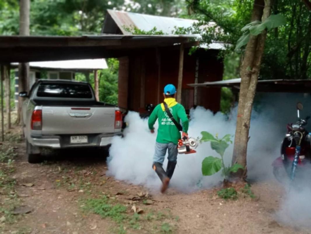 18/7/66 จนท.รพ.สต.บ้านสันป่าไร่ร่วมกับผู้นำชุมชน อบต.พระธาตุ อสม.และประชาชน ม.3บ้านป่าไร่เหนือ รณรงค์สำรวจและทำลายแหล่งเพาะพันธ์ลูกน้ำยุงลายและพ่นสารเคมีกำจัดยุงตัวแก่ทั้งหมู่บ้านเนื่องในวันสวรรคตของสมเด็จย่า