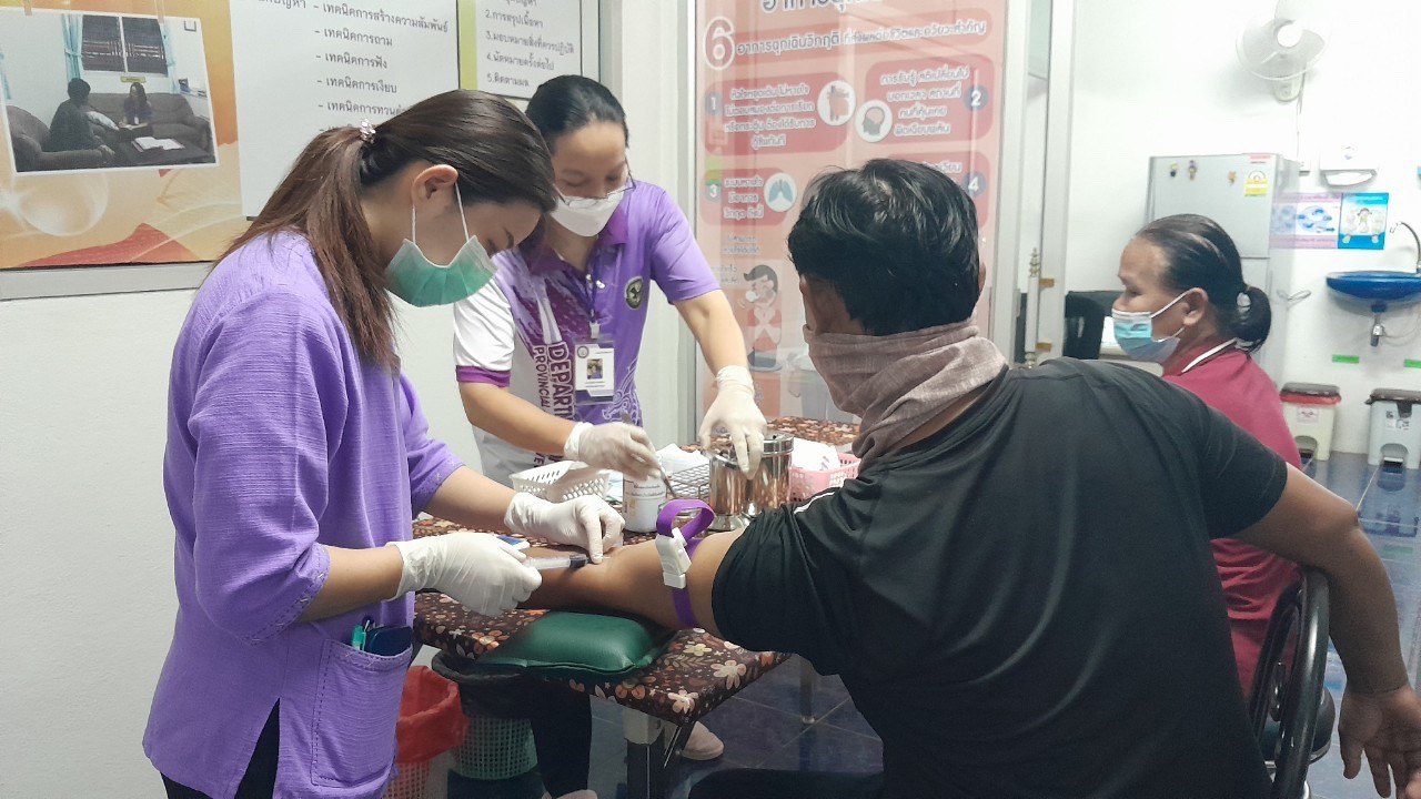 18/7/66 รพ.สต.บ้านสันป่าไร่ เจาะเลือด , วัดความดันโลหิต ผู้ป่วยโรคเบาหวาน ที่รับยาที่ รพ.สต.บ้านสันป่าไร่ จำนวน 20 ราย