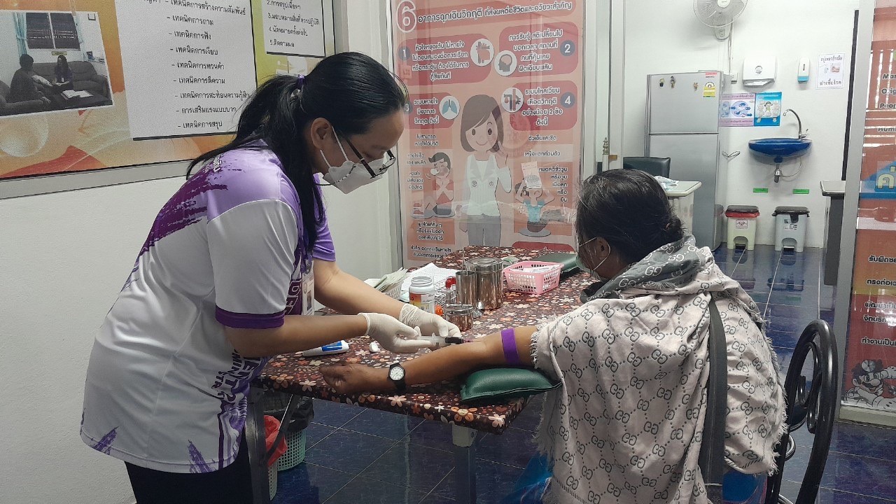 18/7/66 รพ.สต.บ้านสันป่าไร่ เจาะเลือด , วัดความดันโลหิต ผู้ป่วยโรคเบาหวาน ที่รับยาที่ รพ.สต.บ้านสันป่าไร่ จำนวน 20 ราย