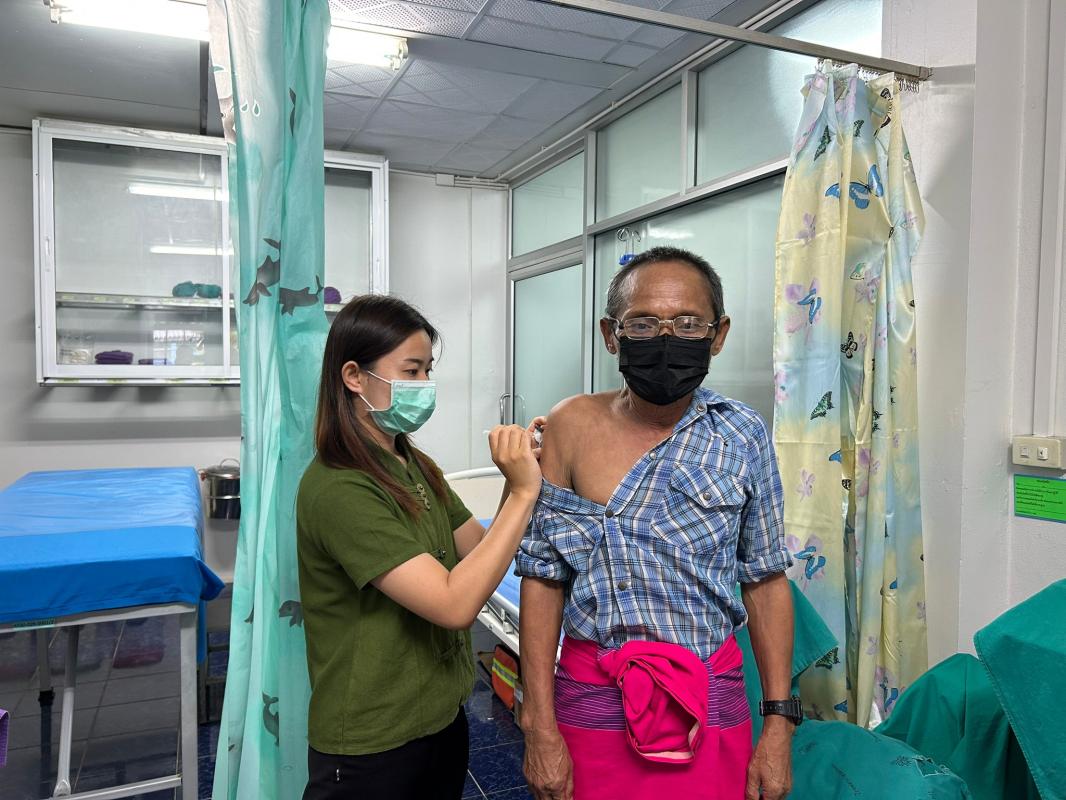 19/7/66 รพ.สต.บ้านสันป่าไร่ ฉีดวัคซีนป้องกันไข้หวัดใหญ่ กลุ่มเด็กอายุ 6 เดือน ถึง 2 ปี (เข็ม 2) และกลุ่มเสี่ยง รวม 20 ราย สรุปยอดรวมทั้งหมด 180 ราย ครบตามยอดจัดสรรวัคซีนที่ได้รับในปี 2566