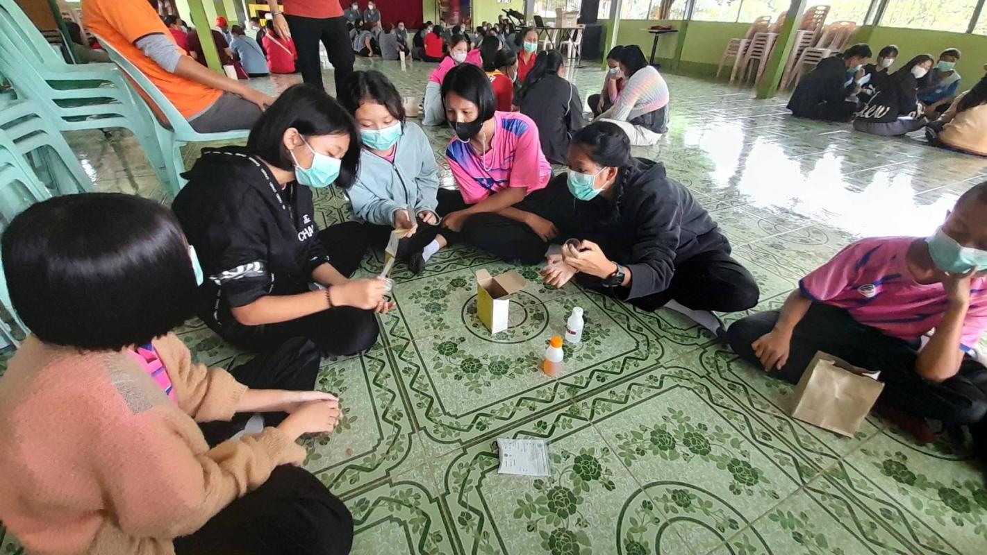 20766 จนท.รพ.สต.บ้านสันป่าไร่ร่วมกับเครือข่ายคุ้มครองผู้บริโภคตำบลพระธาตุจัดอบรมโครงการชุมชนก้าวไกลไปกับงานคุ้มครองผู้บริโภค ณ โรงเรียนบ้านสันป่าไร่ มีผู้เข้าร่วมอบรม จำนวน 100 คน