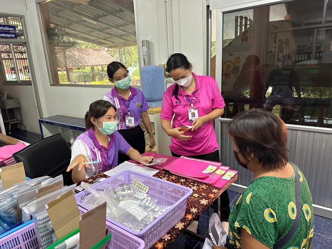 25/7/66 รพ.สต.บ้านสันป่าไร่ ให้บริการจ่ายยาผู้ป่วยโรคไม่ติดต่อ กลุ่ม 1 (โรคเบาหวาน) ที่รับยาที่ รพ.สต.บ้านสันป่าไร่ จำนวน 21 ราย