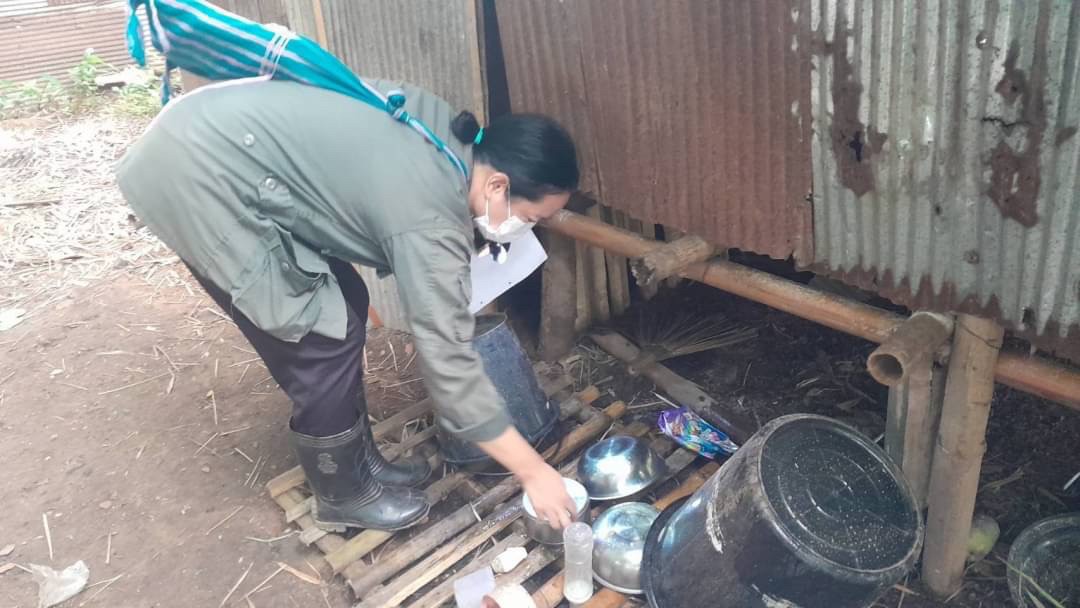 25/7/66 จนท.รพ.สต.บ้านสันป่าไร่ร่วมกับอสม.ม.5บ้านสันป่าไร่ ควบคุมโรคไข้เลือดออกรอบที่1เคสนางซานดาอ่อง