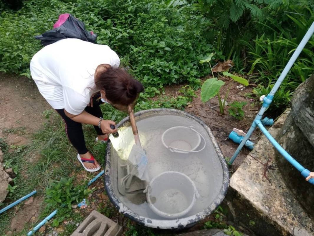 30/7/66 จนท.รพ.สต.บ้านสันป่าไร่ร่วมกับอสม.ม.3บ้านป่าไร่เหนือ ควบคุมโรคไข้เลือดออกรอบที่1 พร้อมทั้งสอบสวนโรคเคสนางรัตนา พิทักษ์พิบูลย์ศรี