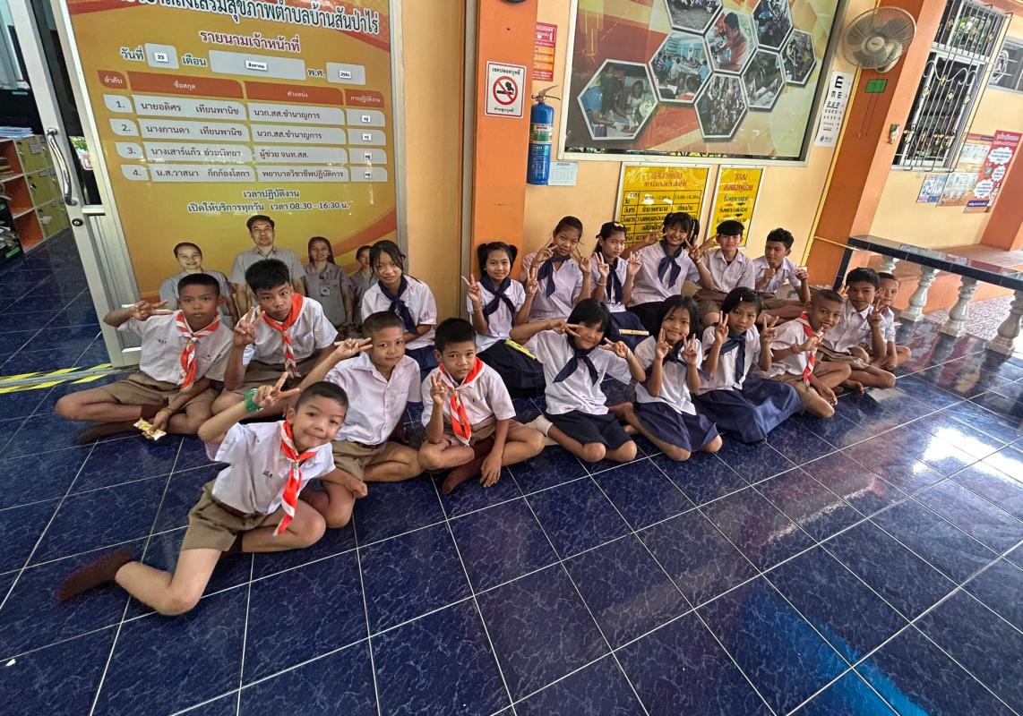 23/8/66 รพ.สต.บ้านสันป่าไร่ ติดตามฉีดวัคซีนนักเรียน (รอบสอง) จำนวน 5 โรงเรียน รวมนักเรียน 40 คน