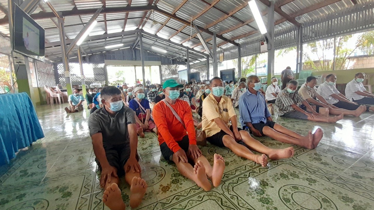 30/8/66 รพ.สต.บ้านสันป่าไร่ ร่วมกับกลุ่มผู้สูงอายุบ้านสันป่าไร่ จัดอบรมโครงการส่งเสริมสุขภาพผู้สูงวัย จิตแจ่มใส ร่างกายแข็งแรง โดยมีวิทยากรจากฝ่ายแพทย์แผนไทย รพ.แม่ระมาด ณ หอประชุมโรงเรียนบ้านสันป่าไร่ มีผู้สูงอายุเข้าร่วมกิจกรรม จำนวน 100 คน