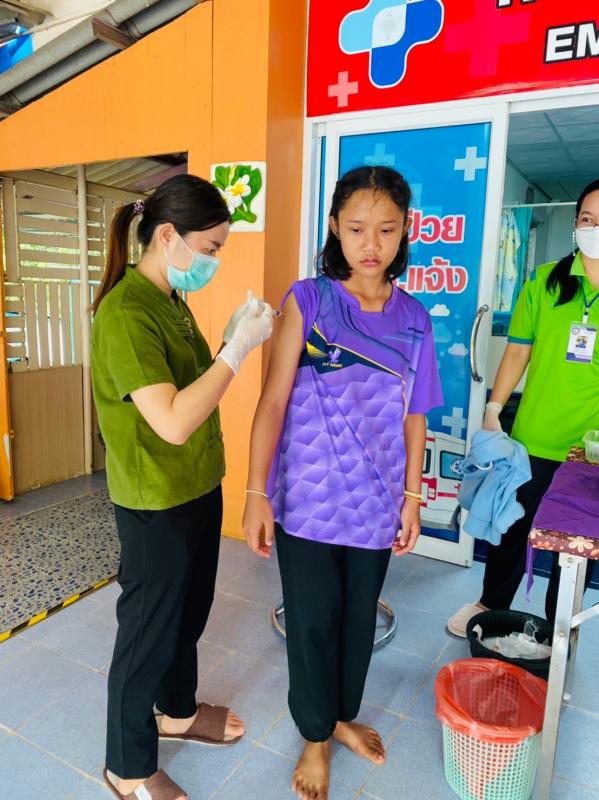 6966 รพ.สต.บ้านสันป่าไร่ ฉีดวัคซีน HPV(ป้องกันโรคมะเร็งปากมดลูก)นักเรียนหญิง ชั้น ป.5 ถึง ม.3 จำนวน 7 ร.ร. รวมทั้งหมด 74 ราย