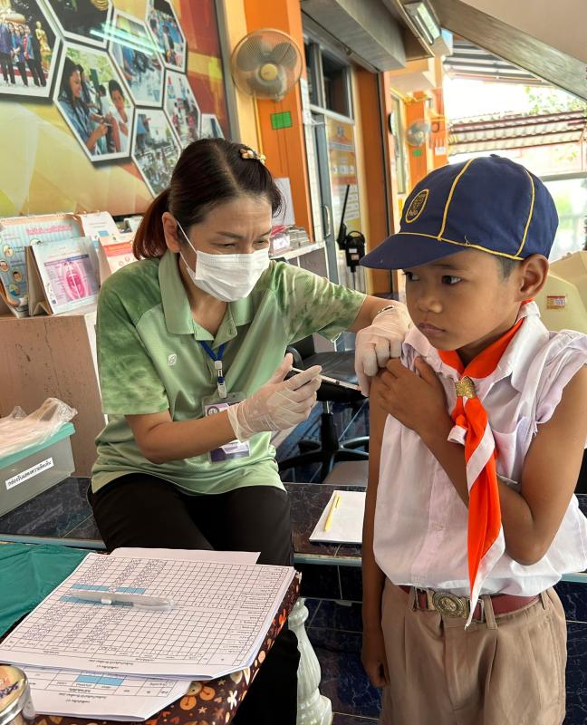 20/9/66 รพ.สต.บ้านสันป่าไร่ ฉีดวัคซีนนักเรียน (รอบที่ 3) จำนวน 5 โรงเรียน 42 คน