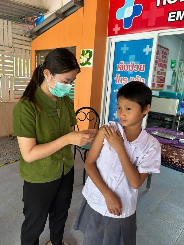 20/9/66 รพ.สต.บ้านสันป่าไร่ ฉีดวัคซีนนักเรียน (รอบที่ 3) จำนวน 5 โรงเรียน 42 คน