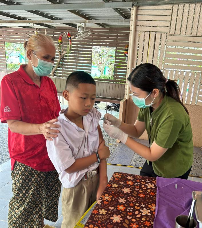 20/9/66 รพ.สต.บ้านสันป่าไร่ ฉีดวัคซีนนักเรียน (รอบที่ 3) จำนวน 5 โรงเรียน 42 คน