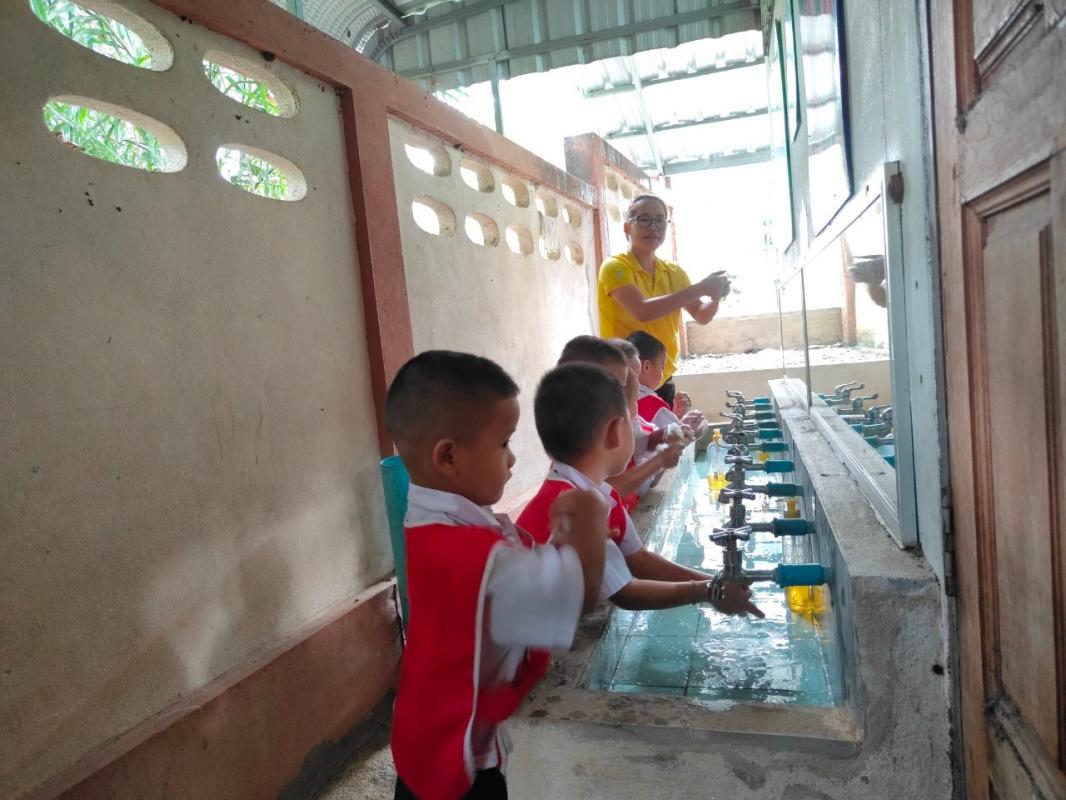 15-16 ตุลาคม 66 จนท.รพ.สต.บ้านสันป่าไร่ร่วมกับอสม.ม.3บ้านป่าไร่เหนือ,ม.2 บ้านตีนธาตุและศูนย์เด็กเล็กบ้านป่าไร่เหนือ ให้ความรู้เกี่ยวกับการล้างมือ 7 ขั้นตอน แก่ประชาชนและนักเรียน เนื่องในวันล้างมือโรค