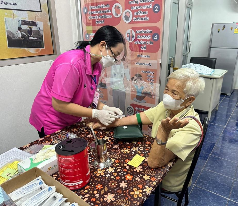 17/10/66 รพ.สต.บ้านสันป่าไร่ วัดความดันโลหิต , เจาะเลือด screening lab , ตรวจ EKG , ตรวจ urine , ยืนยันตัวตน(Authen) ผู้ป่วยโรคเบาหวานที่รับยาที่รพ.สต.จำนวน 22 ราย
