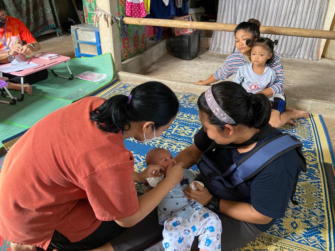 9/11/66 รพ.สต.บ้านสันป่าไร่ ออกหน่วยฉีดวัคซีนเด็กอายุ 2 เดือน ถึง 4 ปี เขต สสช.ห้วยกระทิง จำนวน 8 ราย และ เจาะเลือดตรวจ hct ,จ่ายยา para syr , ferrous syr