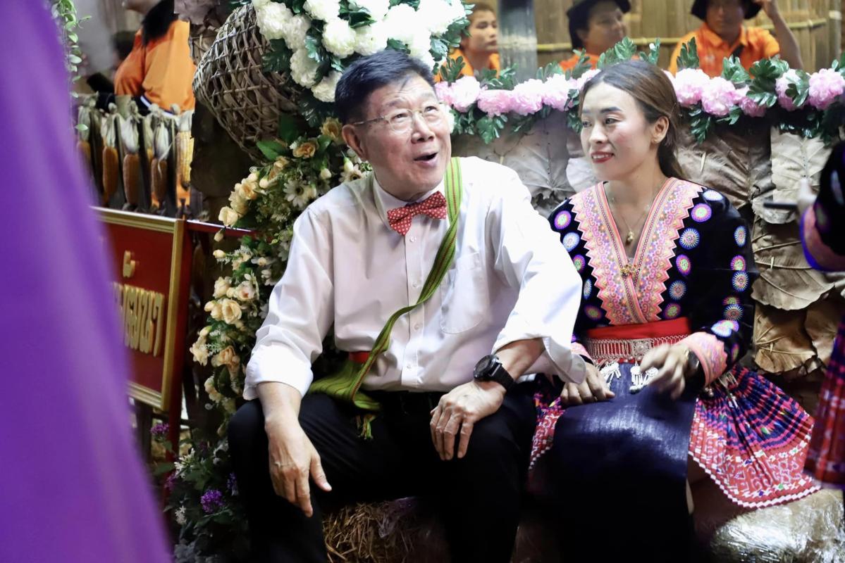 นายกองค์การบริหารส่วนจังหวัดตาก  ร่วมเปิดงานวันเกษตรพบพระ ประจำปีงบประมาณ 2566 ณ บริเวณลานพระพุทธมหาราชกิตติเฉลิม บ้านห้วยนกแล หมู่ 9 ตำบลช่องแคบ อำเภอพบพระ จังหวัดตาก