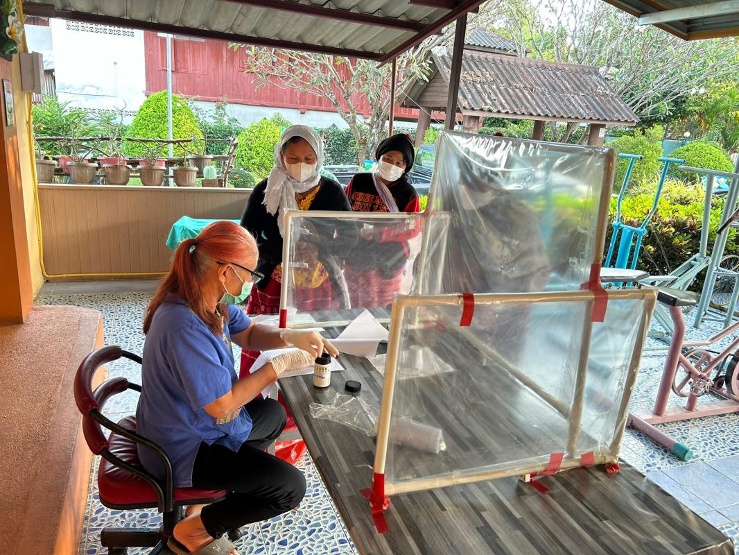 19/12/66 รพ.สต.บ้านสันป่าไร่ เจาะเลือดประจำปี(screening lab) ,ตรวจปัสสาวะ,ตรวจคลื่นไฟฟ้าหัวใจ(EKG),ยืนยันตัวตน(Authen) ผู้ป่วยโรคความดันโลหิตสูง กลุ่ม 3 จำนวน 19 ราย และ รณรงค์หยอดวัคซีนป้องกันโรคโปลิโอ รอบสอง จำนวน 5 หมู่บ้าน