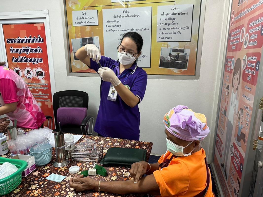 19/12/66 รพ.สต.บ้านสันป่าไร่ เจาะเลือดประจำปี(screening lab) ,ตรวจปัสสาวะ,ตรวจคลื่นไฟฟ้าหัวใจ(EKG),ยืนยันตัวตน(Authen) ผู้ป่วยโรคความดันโลหิตสูง กลุ่ม 3 จำนวน 19 ราย และ รณรงค์หยอดวัคซีนป้องกันโรคโปลิโอ รอบสอง จำนวน 5 หมู่บ้าน