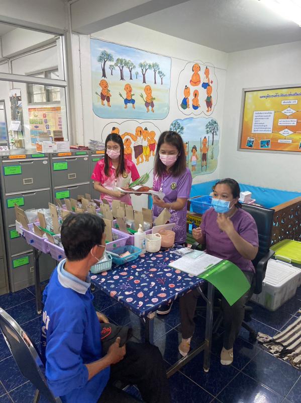 26/12/66 ช่วงบ่าย รพ.สต.บ้านสันป่าไร่ จ่ายยาผู้ป่วยโรคความดันโลหิตสูง กลุ่มที่ 3 จำนวน 48 case มีการแจ้งผล screening lab และ ,EKG โดยแพทย์ รพ.แม่ระมาด , ตรวจนับจำนวนยาและทบทวนความเข้าใจการทานยาก่อนกลับบ้าน