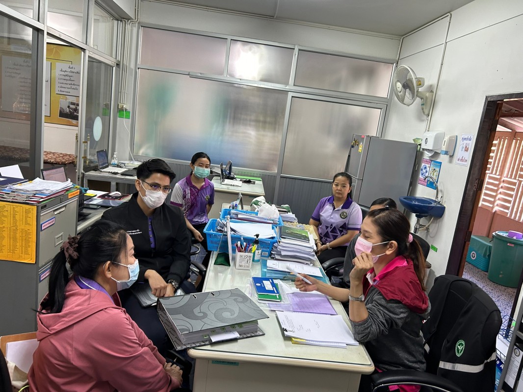 6 ก.พ.2567 หน่วยตรวจสอบภายใน อบจ.ตาก มาให้คำแนะนำและชี้แจงรายละเอียดการจัดทำเอกสารการใช้รถและการเบิกพัสดุ ที่ รพ.สต.บ้านสันป่าไร่