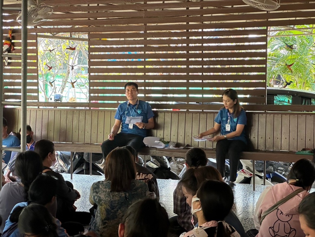 9 ก.พ.2567 ช่วงบ่าย รพ.สต.บ้านสันป่าไร่ ประชุมประจำเดือน อสม.เรื่องการคัดกรองต่าง ๆ  , แจ้งโครงการขวัญปีใหม่ 2567 ของกระทรวงสาธารณสุข “พาหมอไปหาประชาชน”ประกอบด้วย การคัดกรองมะเร็ง ลดการเสียชีวิต(ตับและท่อน้ำดี , เต้านม , มะเร็งปากมดลูก , ลำไส้ใหญ่ ลำไส้ตร