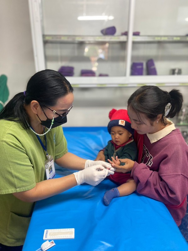 14 ก.พ.2567 รพ.สต.บ้านสันป่าไร่ ให้บริการฉีดวัคซีนเด็กอายุ 2 เดือน ถึง 4 ปี จำนวน 20 ราย พร้อมทั้งตรวจสุขภาพช่องปาก , เคลือบฟลูออไรด์ , เจาะเลือดตรวจ hct , ยืนยันตัวตน(Authen) , จ่ายยา para syr และ ferrous syr