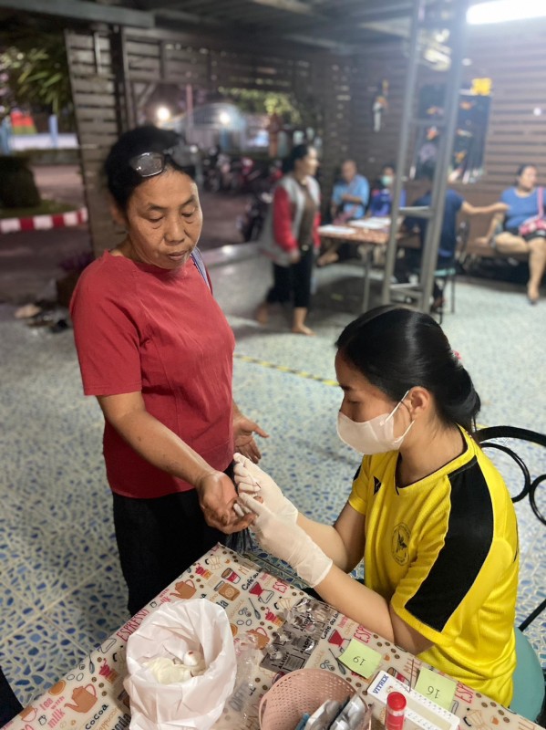 4 มี.ค.67 เวลา 18.30 น. รพ.สต.บ้านสันป่าไร่ จัดกิจกรรม เจาะเลือดตรวจสารเคมีตกค้าง อสม.จำนวน 76 ราย , รับมอบอาหารเสริมคุณแม่เพื่อสุขภาพคุณลูก ในโครงการ “มหัศจรรย์1,000วันฯ” และ ประชุมประจำเดือน อสม.