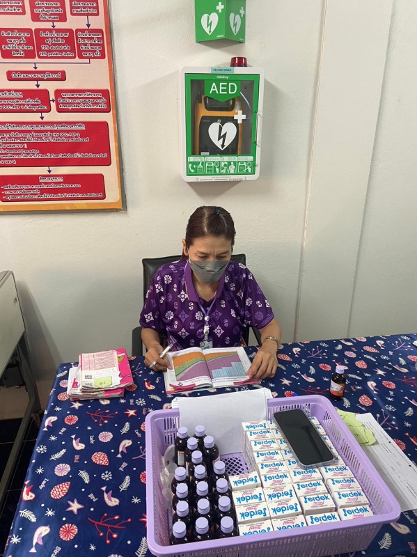 6 มี.ค.67 รพ.สต.บ้านสันป่าไร่ ให้บริการฉีดวัคซีนเด็กอายุ 2 เดือน ถึง 4 ปี จำนวน 24 ราย และ ตรวจสุขภาพช่องปาก , เคลือบฟลูออไรด์ , ให้ทันตสุขศึกษาแก่ผู้ปกครองเด็ก , เจาะเลือดตรวจ hct , ยืนยันตัวตน(Authen) , จ่ายยา para syr และ ferrous syr