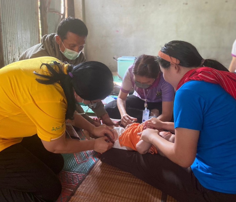 7 มี.ค.67 รพ.สต.บ้านสันป่าไร่ ออกหน่วยฉีดวัคซีนเด็กอายุ 2 เดือน ถึง 4 ปี เขตหมู่ 6 บ้านห้วยกระทิง ต.พระธาตุ จำนวน 13 ราย