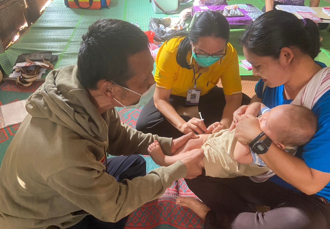 7 มี.ค.67 รพ.สต.บ้านสันป่าไร่ ออกหน่วยฉีดวัคซีนเด็กอายุ 2 เดือน ถึง 4 ปี เขตหมู่ 6 บ้านห้วยกระทิง ต.พระธาตุ จำนวน 13 ราย