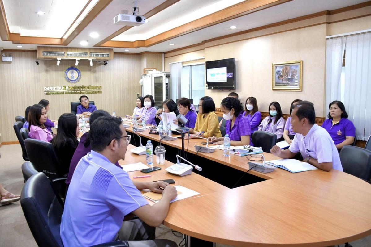 ปลัดองค์การบริหารส่วนจังหวัดตาก พร้อมด้วยหัวหน้าส่วนราชการในสังกัดองค์การบริหารส่วนจังหวัดตาก เข้าร่วมการประชุมชี้แจงแนวทางปฏิบัติเกี่ยวกับการเบิกหักผลักส่งเงินงบประมาณรายจ่ายประจำปีงบประมาณ พ.ศ. 2567 