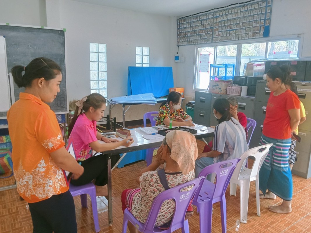 4 เม.ย.67 จนท.รพ.สต.บ้านสันป่าไร่ ร่วมกับ ทีม รพ.แม่ระมาด ออกหน่วยตรวจตาผู้สูงอายุ พื้นที่ หมู่ 6 บ้านห้วยกระทิง ต.พระธาตุ จำนวน 19 ราย