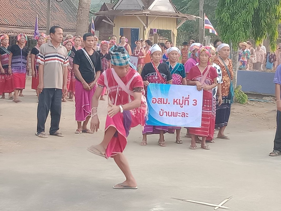 วันที่ ๑๐ เมษายน ๒๕๖๗ เวลา ๐๘.๓๐ น. นายณัฐวุฒิ ทวีเกื้อกูลกิจ นายกองค์การบริหารส่วนจังหวัดตาก มอบหมายให้ เจ้าหน้าที่โรงพยาบาลส่งเสริมสุขภาพตำบลบ้านแม่ระมาดน้อยจัดโครงการคัดกรอง ส่งเสริมสุขภาพจิตผู้สูงอายุ และจัดกิจกรรมกลุ่ม ประจำปี ๒๕๖๗ โดยขอความร่วมมือจา