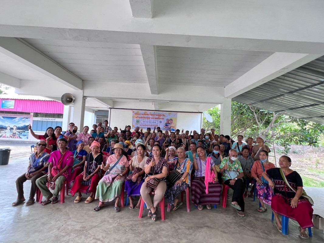 27 เม.ย.67 รพ.สต.บ้านสันป่าไร่ร่วมกับกลุ่มผู้สูงอายุบ้านสันป่าไร่ จัดกิจกรรมโครงการส่งเสริมสุขภาพผู้สูงวัย สร้างจิตสดใสร่างกายแข็งแรง ณ โรงเรียนบ้านป่าไร่เหนือ โดยมีกิจกรรมตรวจฟันผู้สูงอายุ  กิจกรรมออกกำลังกาย ศาสนากับผู้สูงอายุ กิจกรรมนันทนาการ การให้ควา