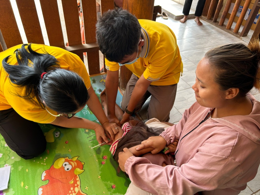 9 พ.ค.67 รพ.สต.บ้านสันป่าไร่ ออกหน่วยฉีดวัคซีนเด็กอายุ 2 เดือน ถึง 4 ปี ที่บ้านห้วยกระทิง หมู่ 6 ต.พระธาตุ จำนวน 10 ราย