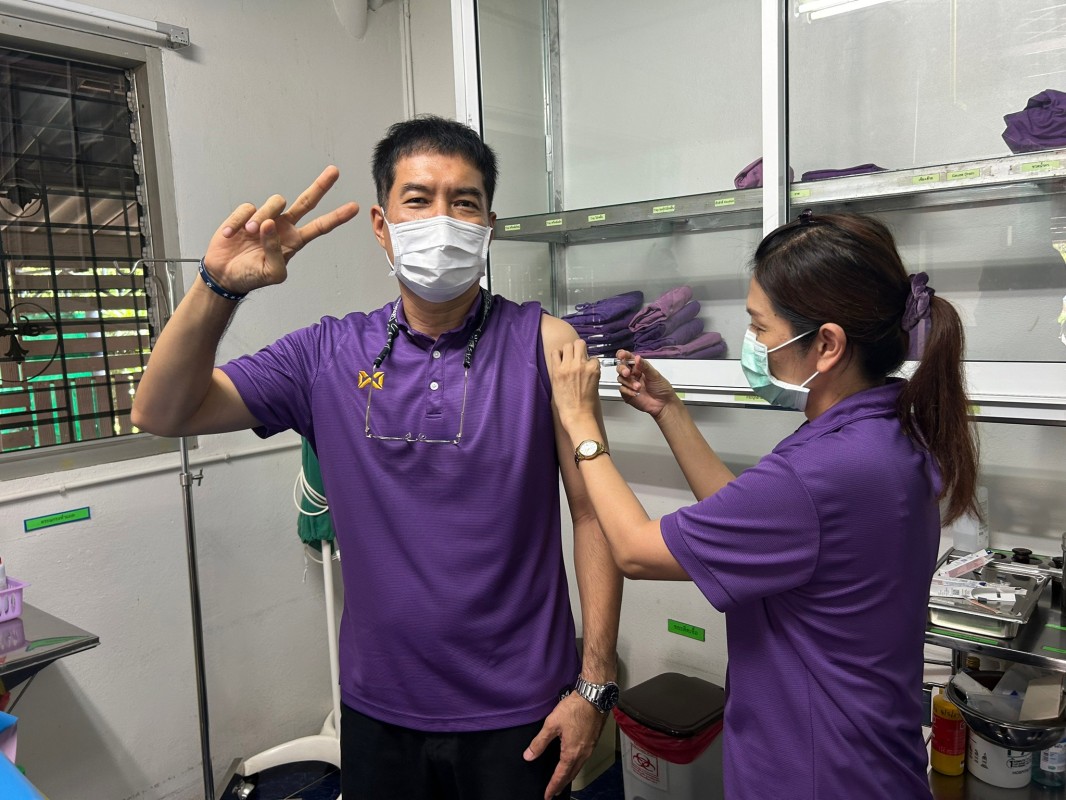 15 พ.ค.2567 รพ.สต.บ้านสันป่าไร่ ฉีดวัคซีนป้องกันไข้หวัดใหญ่ บุคลากรทางการแพทย์ ประจำปี พ.ศ.2567