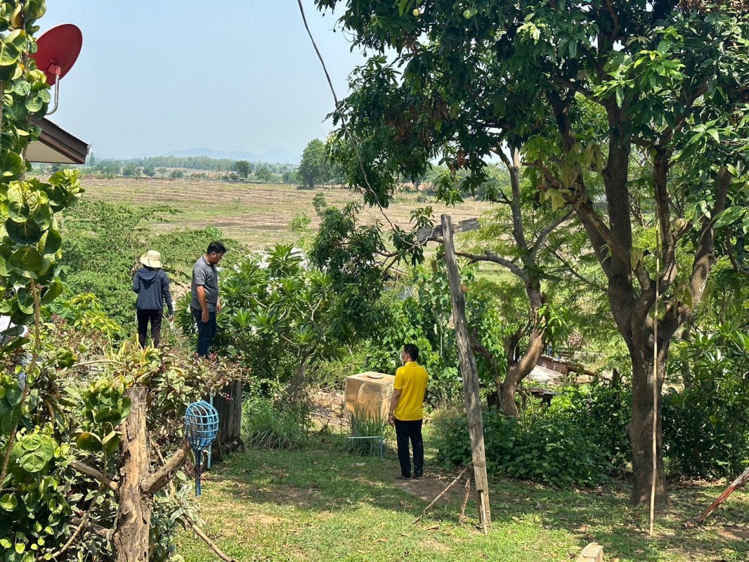 16 พ.ค.67 จนท.สนง.ธนารักษ์พื้นที่ตาก ลงพื้นที่ตรวจสอบอาคาร/สิ่งปลูกสร้างและสภาพที่ราชพัสดุ รพ.สต.บ้านสันป่าไร่