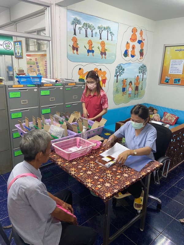 28 พ.ค.67 รพ.สต.บ้านสันป่าไร่ จ่ายยาผู้ป่วยโรคความดันโลหิตสูง กลุ่ม 2 ที่รับยาที่ รพ.สต.จำนวน 53 ราย